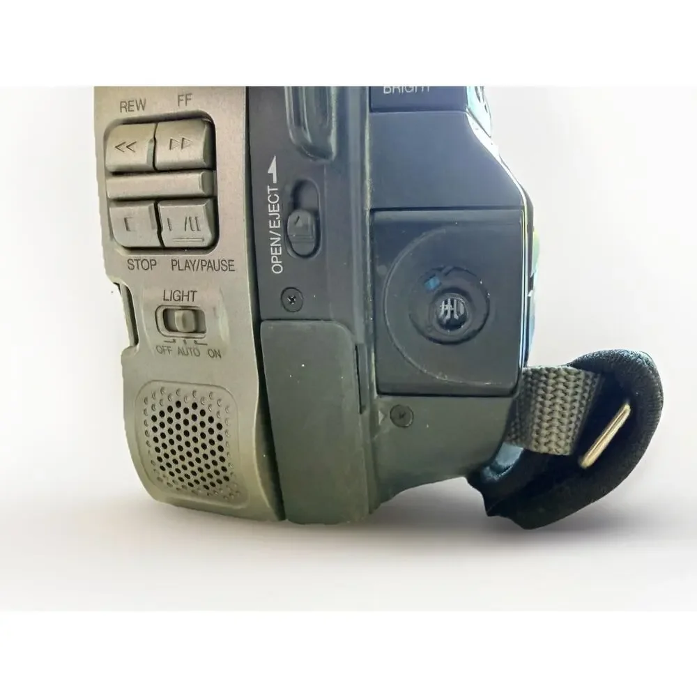 JVC GR-DVF31U Silver 3